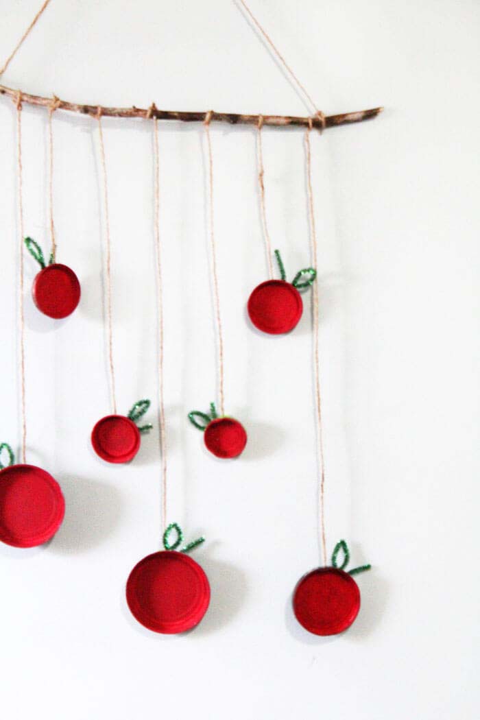 DIY Apple and String Wall Decor #decorhomeideas