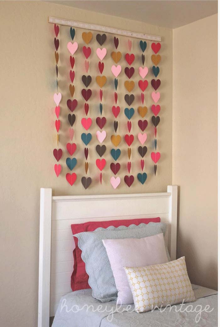 DIY Heart Cutout Wall Hanging #decorhomeideas