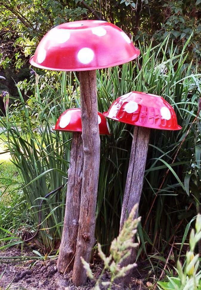 Easy DIY Mushroom Garden Decoration #decorhomeideas