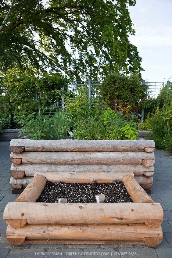 Log Raised Garden Bed #decorhomeideas