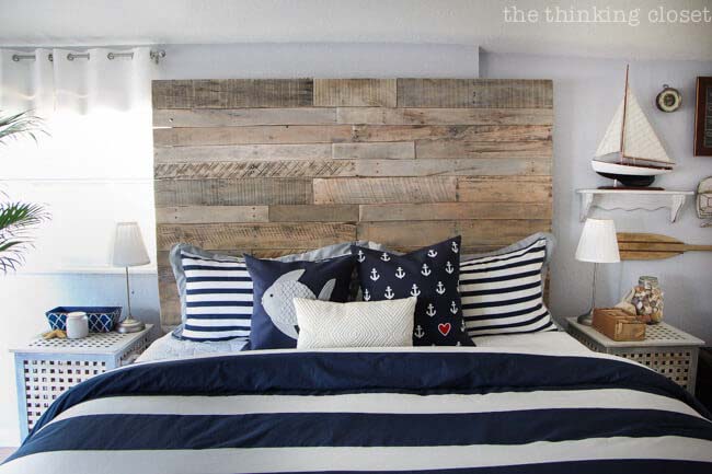 Reclaimed Pallet Wood Beach Style Headboard #decorhomeideas