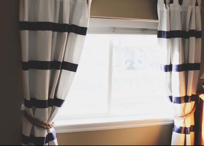 Rope Tied Blue and White Striped Curtains #decorhomeideas