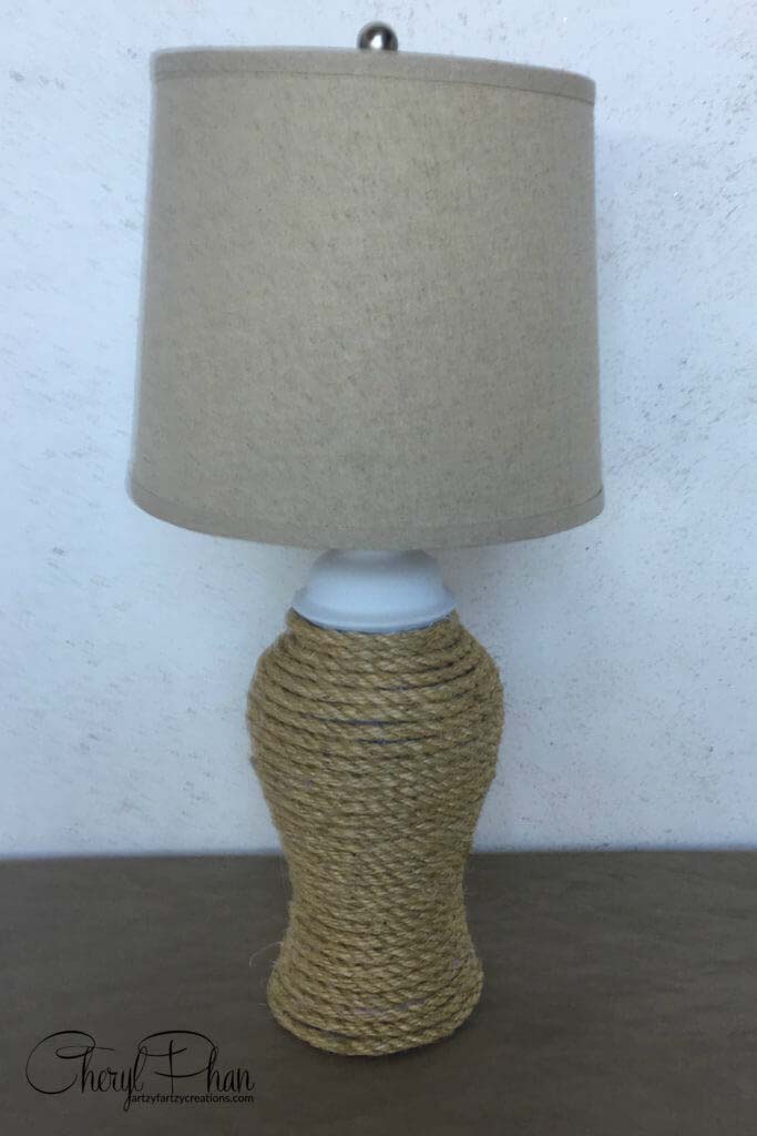 Rope Wrap Thrift Store Lamp Makeover #decorhomeideas