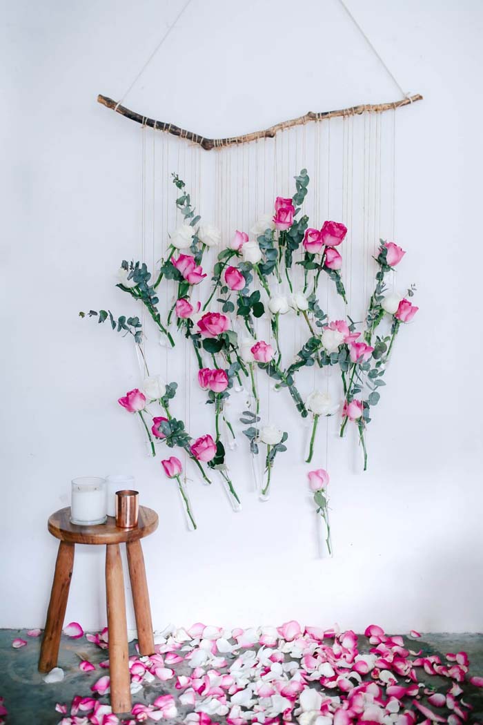 Roses and String DIY Wall Hanging #decorhomeideas