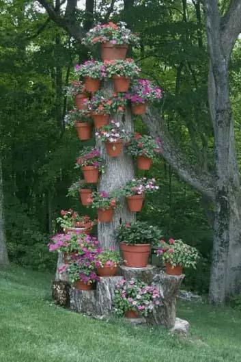 Stump Pot Stand #decorhomeideas