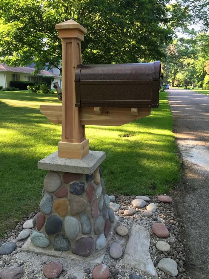 Substantial Mailbox with Masonry Base #decorhomeideas