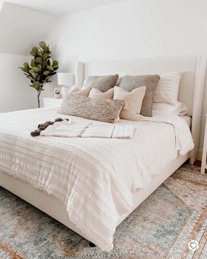 Try A Cream, Grey, And White Bedroom #decorhomeideas