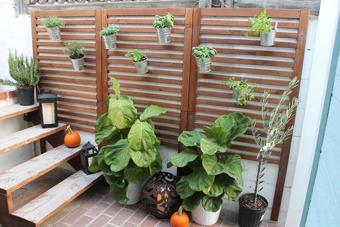 Vertical Wooden Slat Garden for Patio #decorhomeideas