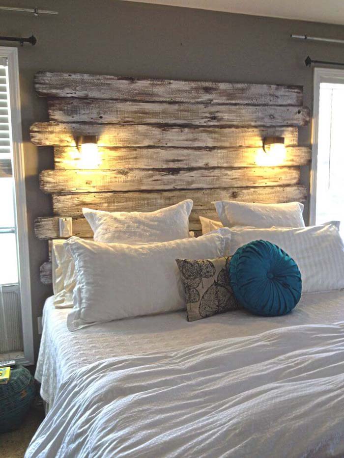 Barn Wood Headboard and Statement Wall #decorhomeideas