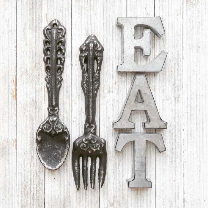 Distressed Fork and Spoon Kitchen Wall Art #decorhomeideas