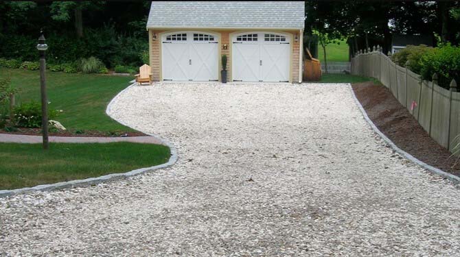 Edged Stones Driveway Ideas