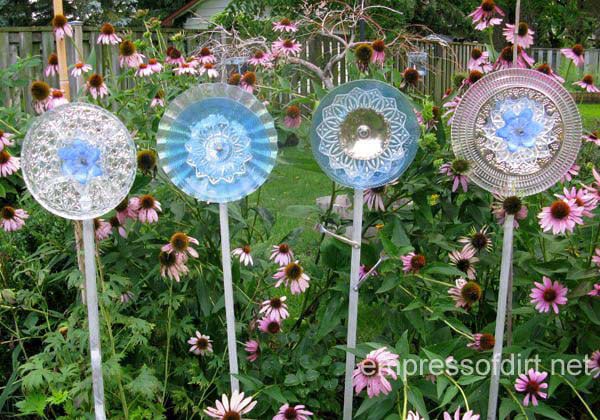 Garden Flowers Made of Old Plates #decorhomeideas