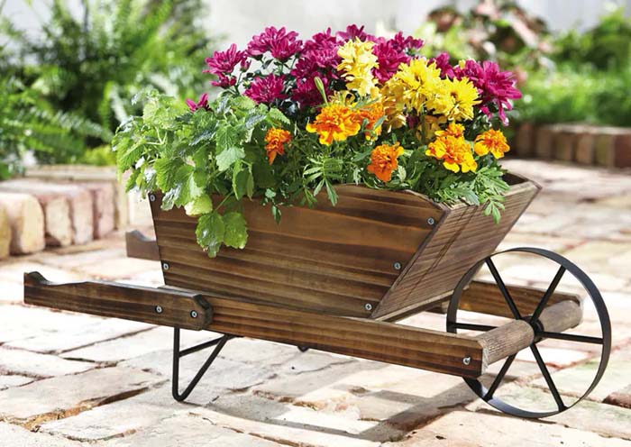 Ornamental Wooden Planter for Marigolds #decorhomeideas