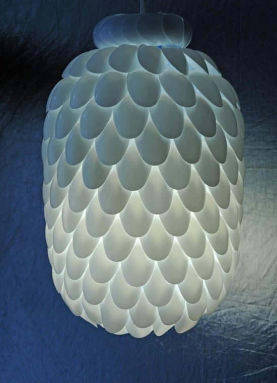 Plastic Spoon Lamp #decorhomeideas