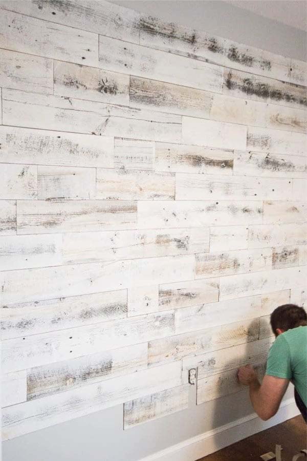 Reclaimed Wood Accent Wall #decorhomeideas