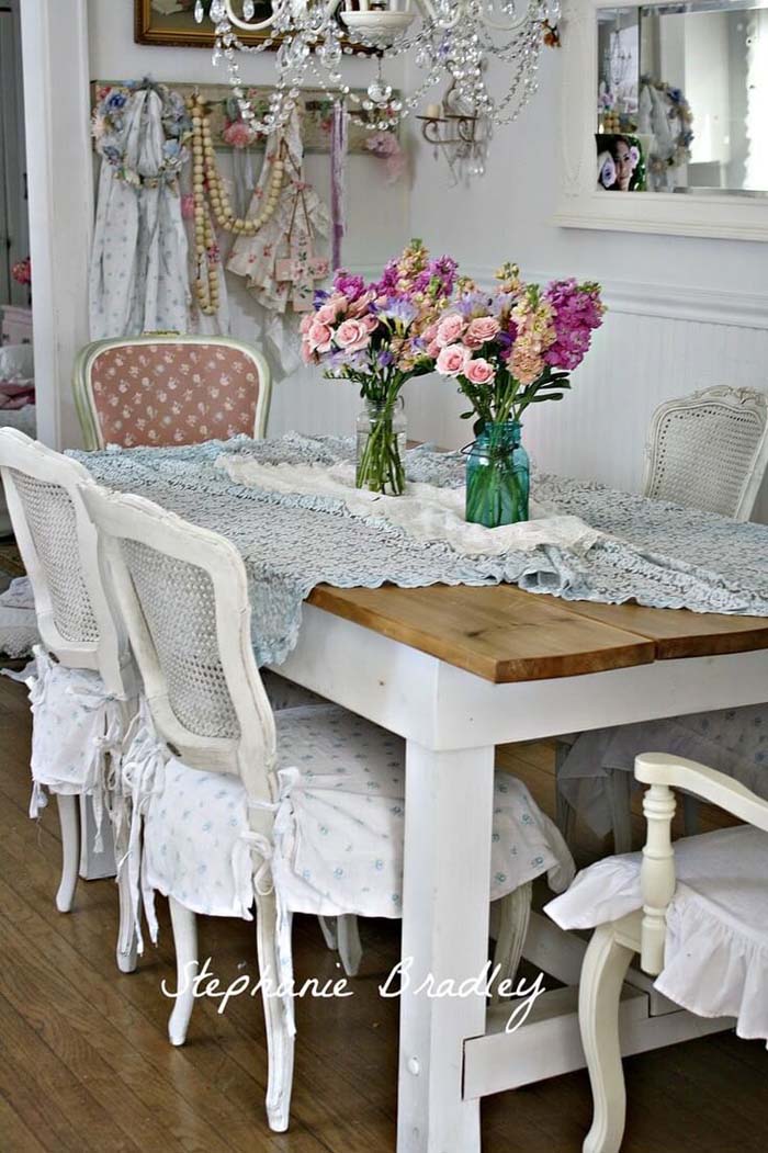 Shabby Chic Chandelier, Crochet and Roses #decorhomeideas