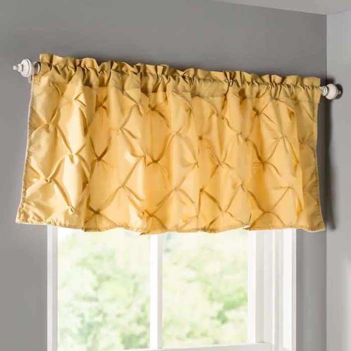 DIY Wooden Valance #decorhomeideas