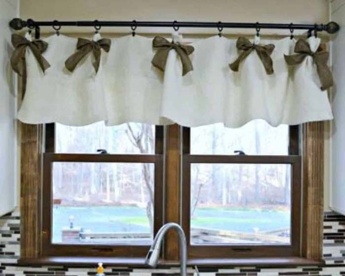 Easy Affordable DIY Kitchen Window Valances #decorhomeideas