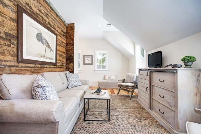 Rustic Heart Pine Accent Wall #decorhomeideas