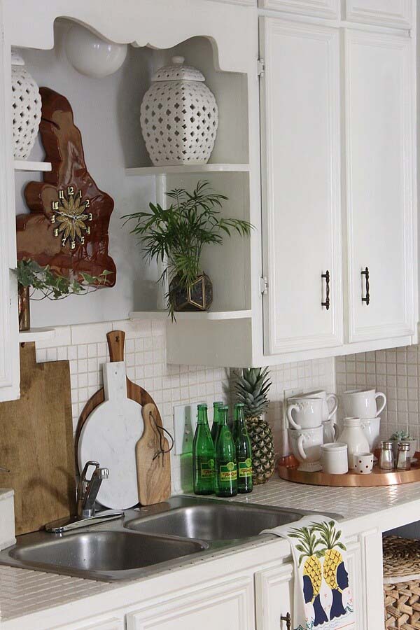 Vintage-Inspired Rounded Sink Shelves #decorhomeideas