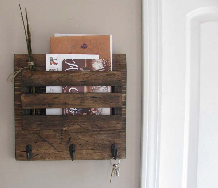 Compact Rustic Shelf Idea With Mail And Key Storage