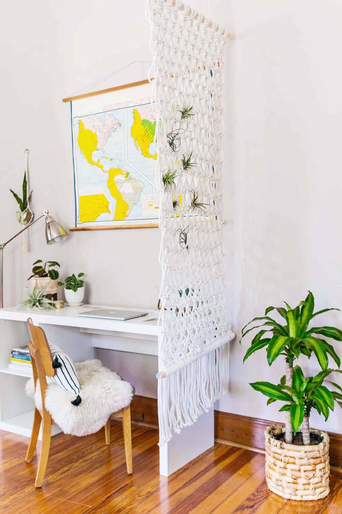 Home-Office Divider With Macrame
