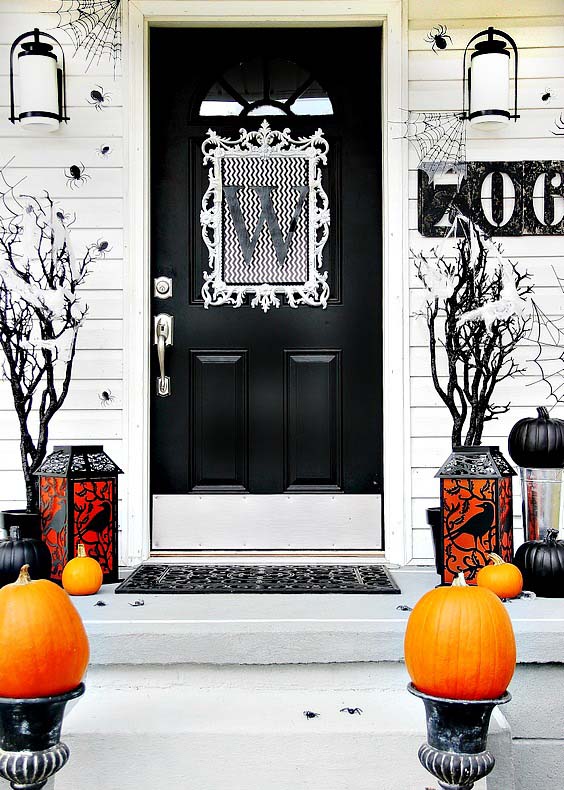 Black-And-White Porch Décor For Halloween