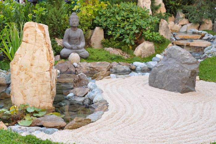 Make A Traditional Zen Garden