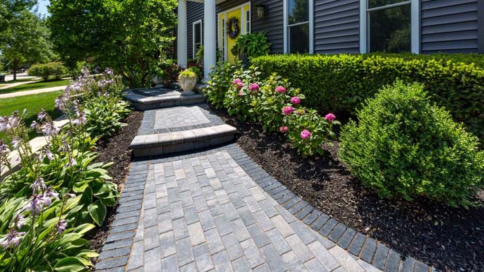 Bluestone Paver For A Classic Look Of The Walkway