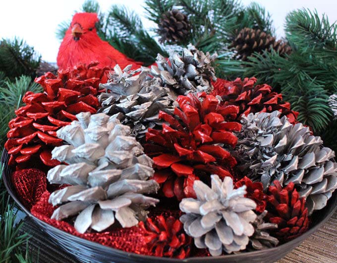 Christmas Pinecone Display