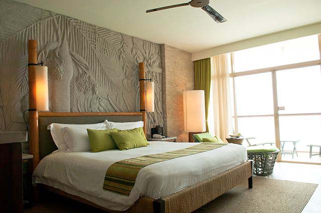 Tropic-Inspired Romantic Bedroom Decor 