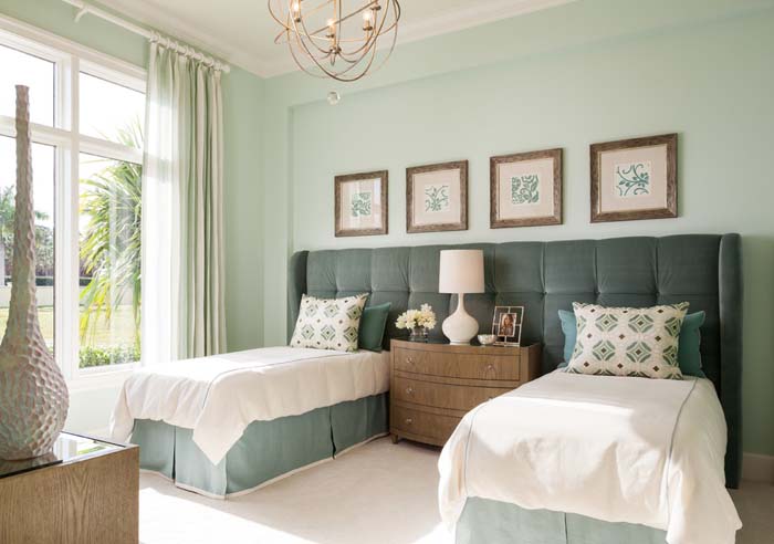 9. Emerald Green and Mint Green #decorhomeideas