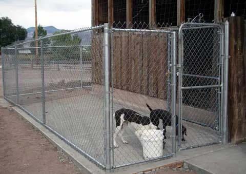 Kennel With Metal Parts