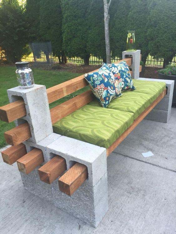 Make Your Own Design Of Garden Bench With Wood And Cinder Blocks