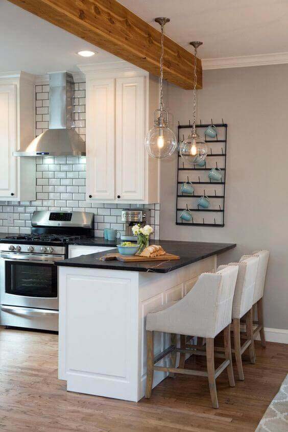 Chic Kitchen Peninsula