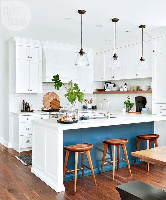 Farmhouse Kitchen Peninsula