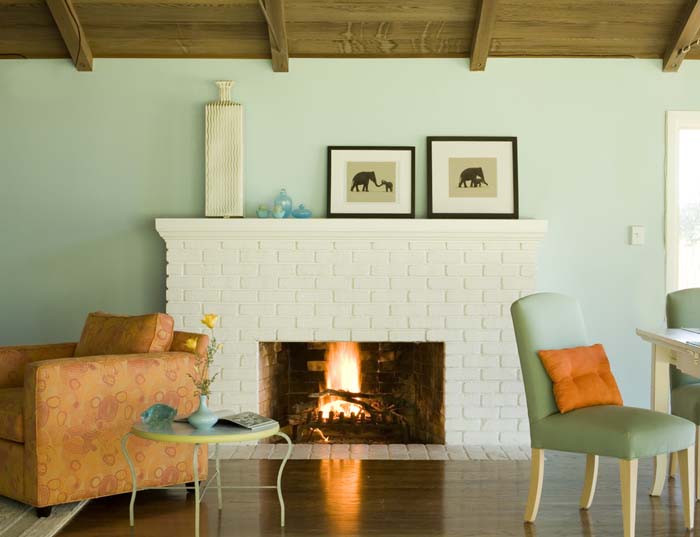 Creamy White Brick Fireplace