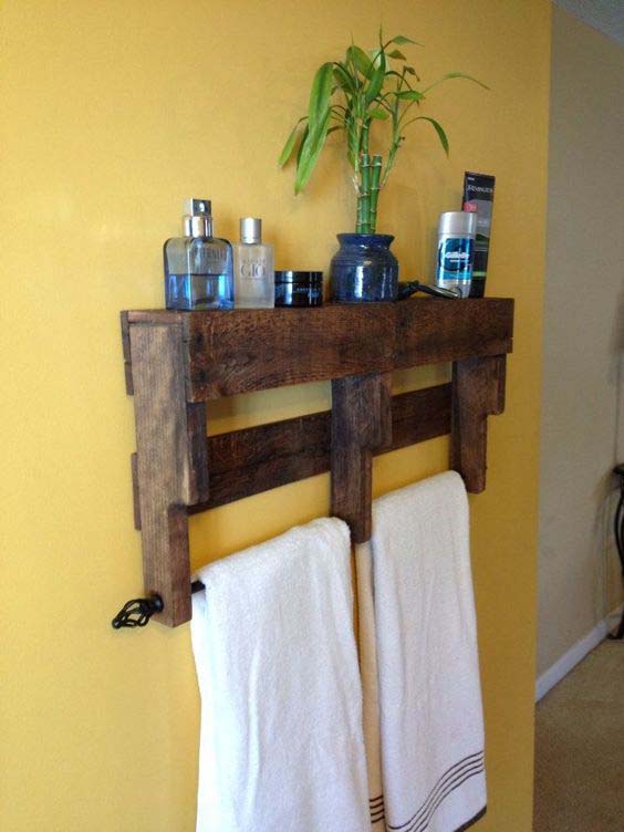 Pallet Towel Rack