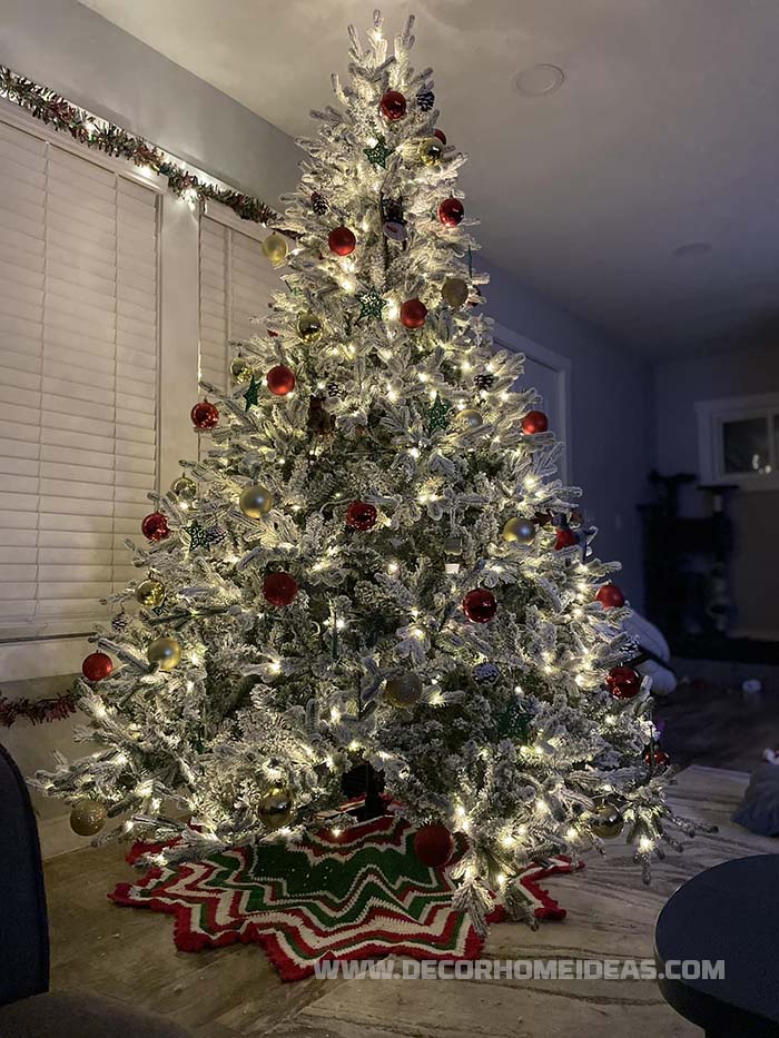 Tradtional Christmas Tree