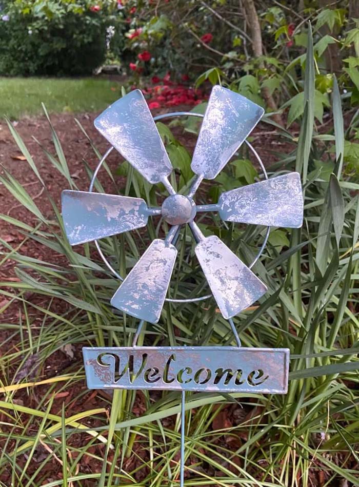 Windmill Welcome Yarn Sign