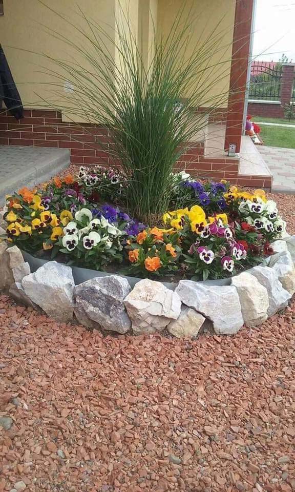 Round Flower Bed With Lining
