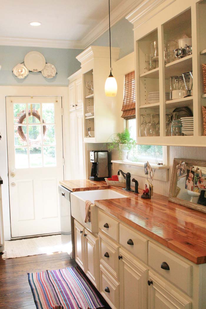 Tiny Appealing Rustic Country Kitchen Design