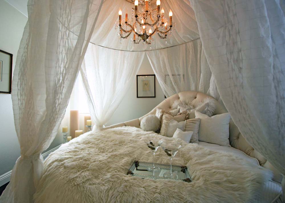 Round Bed With Canopy Idea