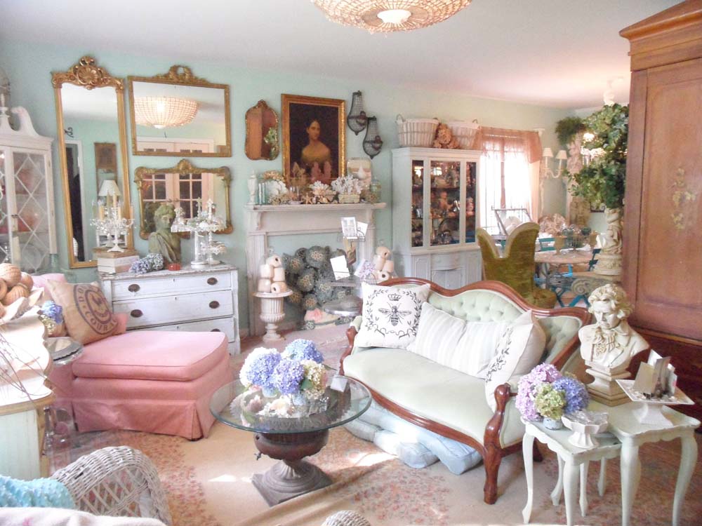 French Shabby Chic Living Room Idea