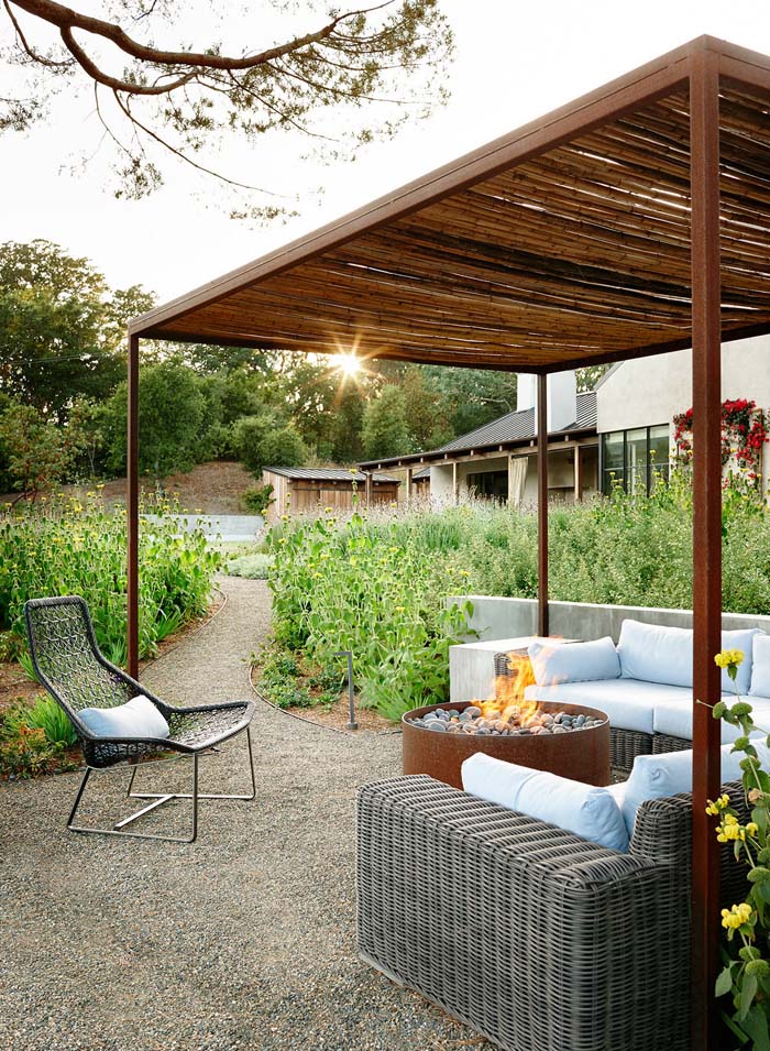 Grey Pea Gravel Patio Idea