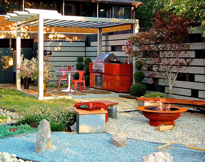 Eclectic Pea Gravel Patio Idea