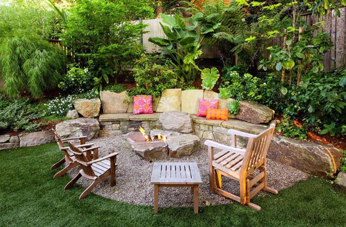 Small Corner Pea Gravel Patio