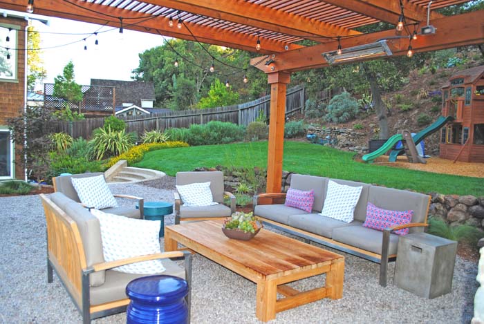 Contemporary Farmhouse Pea Gravel Patio