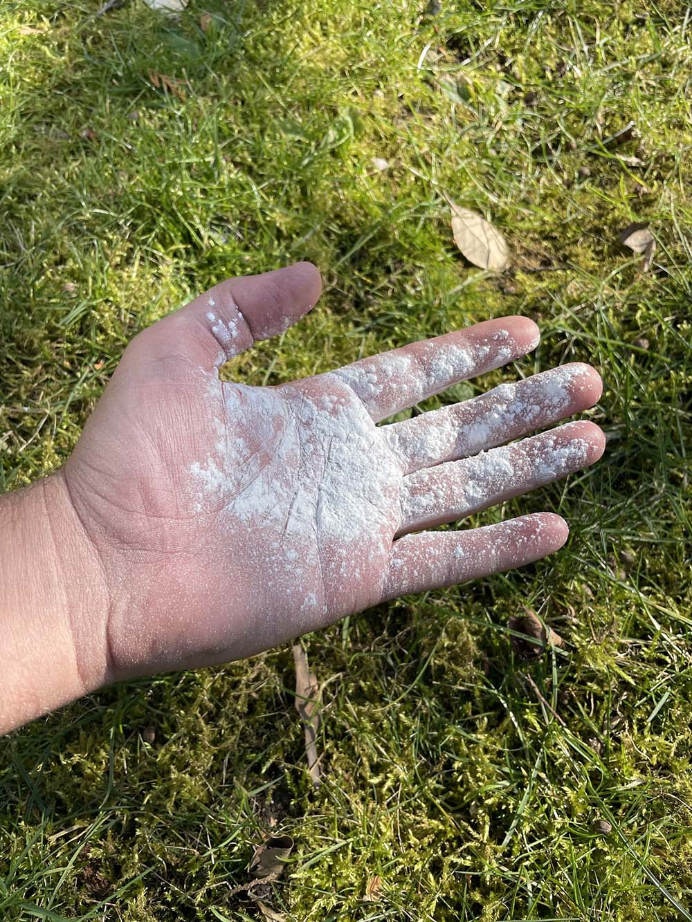 Protect Hands With Baby Powder In The Garden