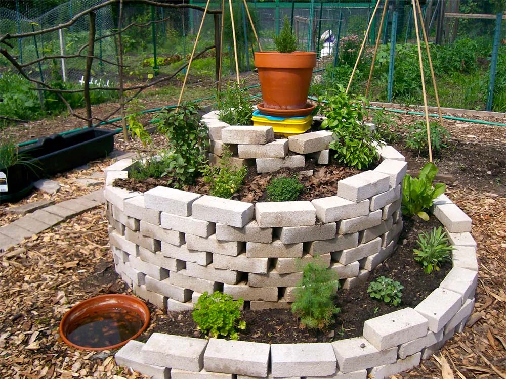 Sprial Raised Bed